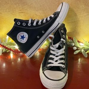 Converse High Tops black size 9 women’s 7 men’s
